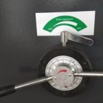 Kako prilagoditi režo rezila hidravličnega strižnega stroja