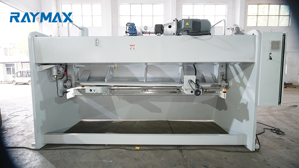 CNC hidravlični strižni stroj za giljotino jeklene pločevine Cena